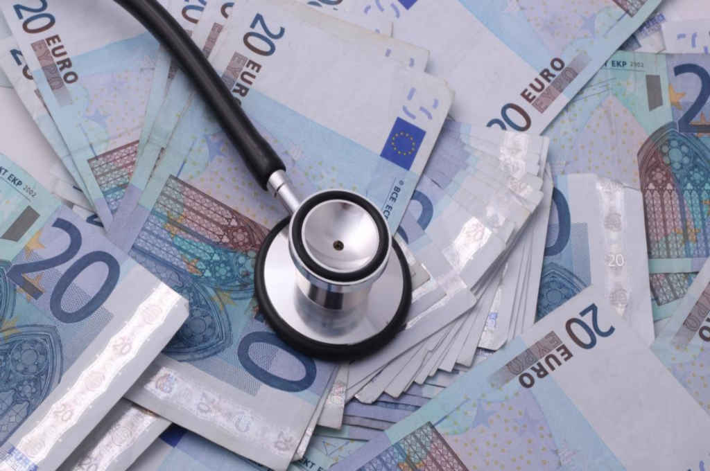 Lee más sobre el artículo Sanidad 9 : Los médicos y Hacienda. ¿Los médicos con consulta privada declararán a hacienda lo que ganan?